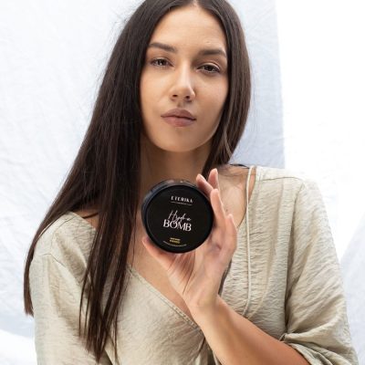 Sara in maska za lase - hydra bomb